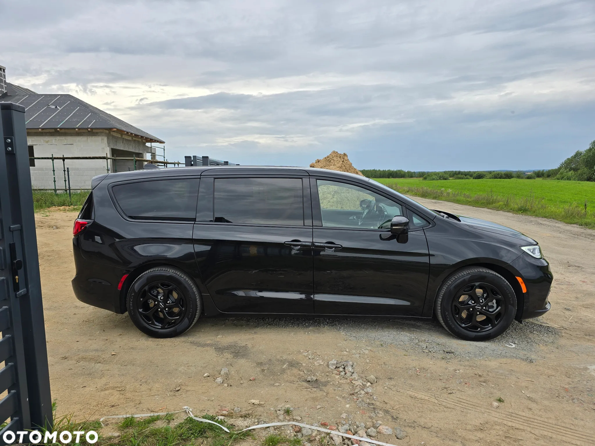 Chrysler Pacifica - 5