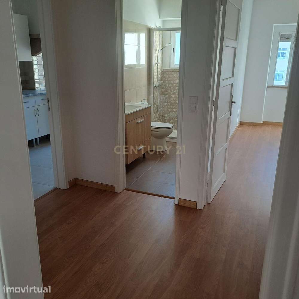 Apartamento Renovado em Benfica, Lisboa - 2 Quartos por 1200€ - Grande imagem: 5/9