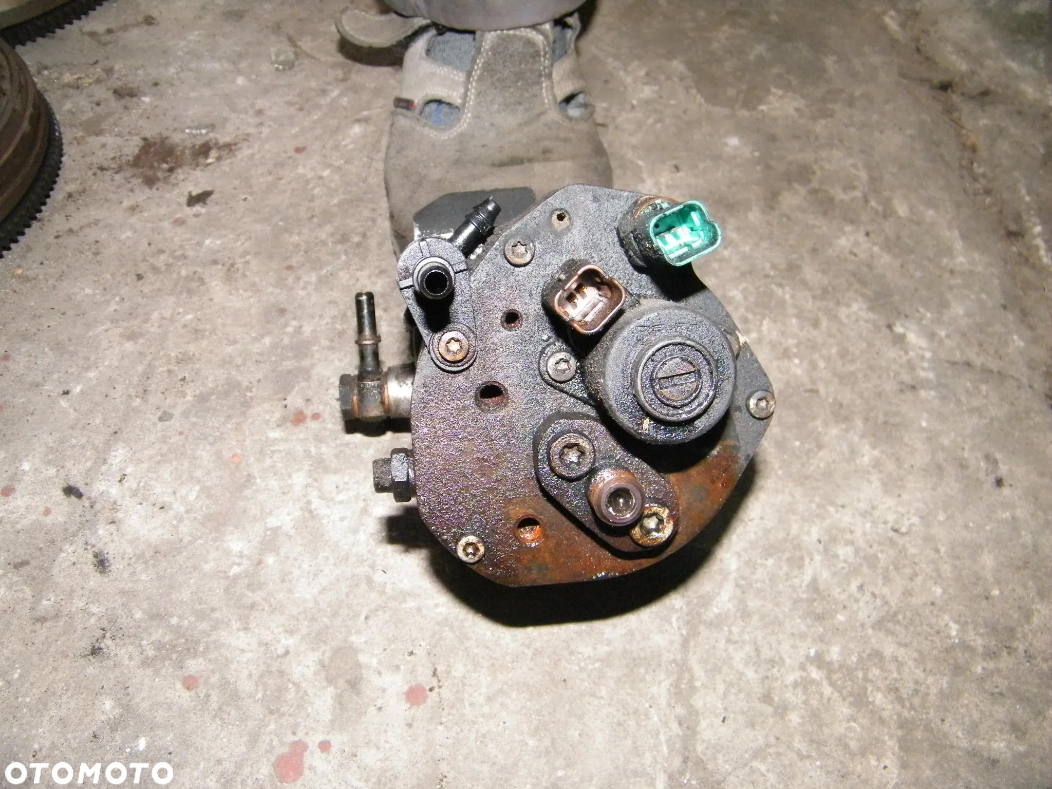 Pompa wtryskowa R9044Z022A Kia Carnival 2.9 CRDI - 3