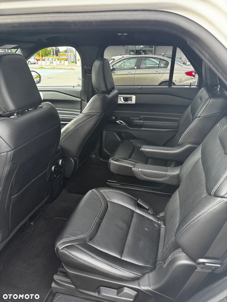 Ford Explorer - 19
