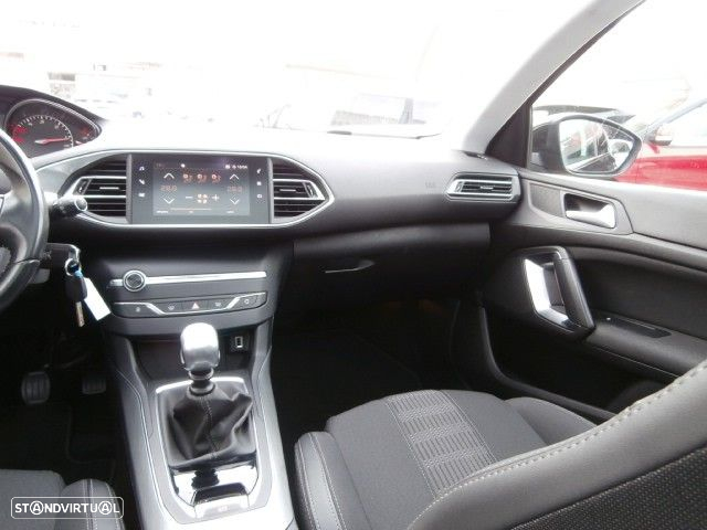 Peugeot 308 BlueHDi 130 Black Edition - 12