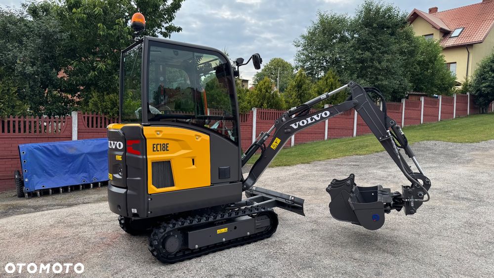 Volvo EXCAVATOR EC18E / rok 2025 / komplet 3 łyżek / skarpówka hydrauliczna / kupiona u dealera w Polsce / - 16