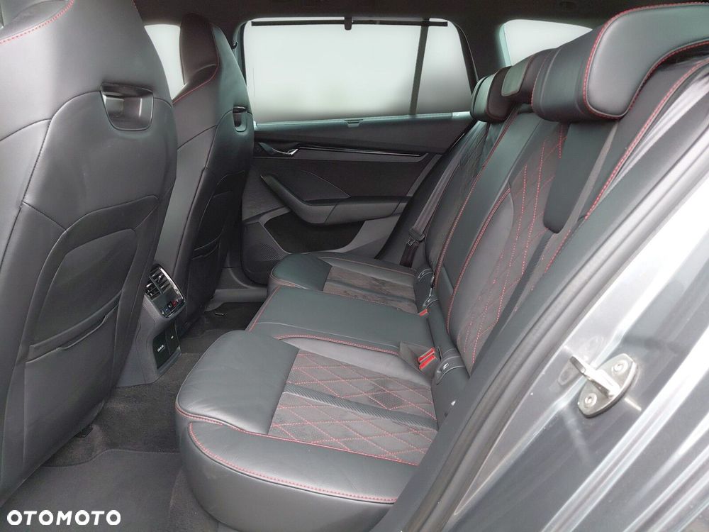 Skoda Octavia 2.0 TSI RS DSG - 14