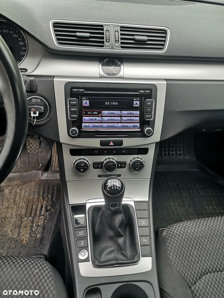 Volkswagen Passat 1.6 TDI BlueMotion - 22