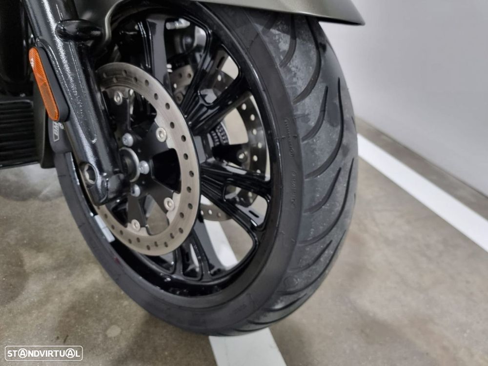 BMW R 18 18 B Manhattan Metallic mate - 14