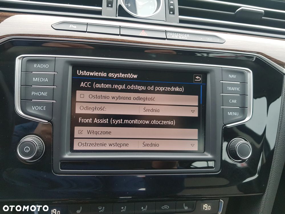 Volkswagen Passat 2.0 TDI BMT 4Mot Highline DSG - 19