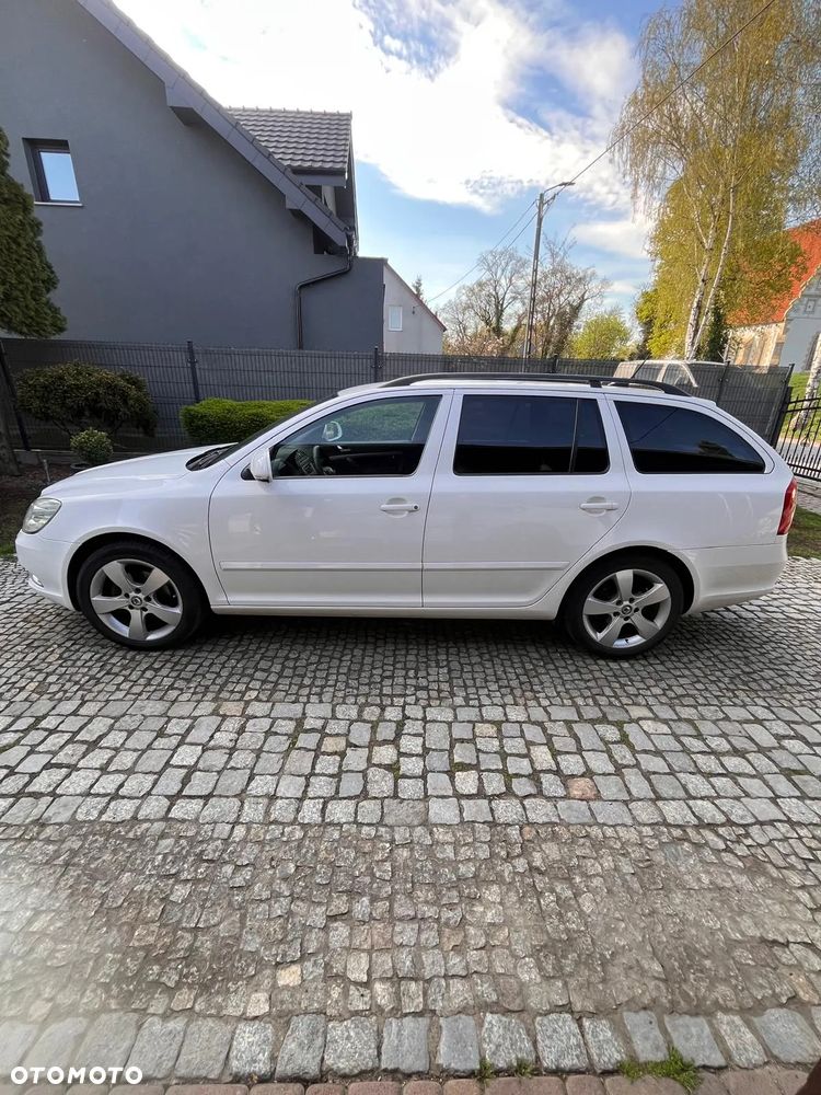 Skoda Octavia 2.0 TDI DPF Elegance - 4