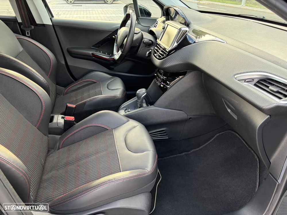 Peugeot 208 - 24