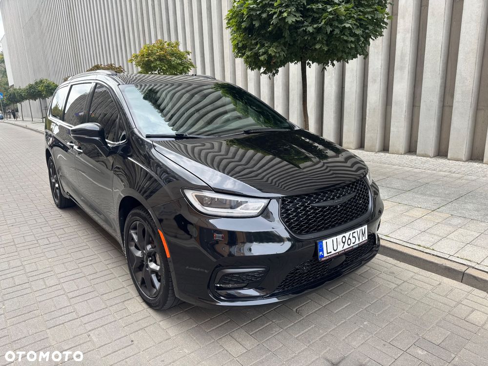 Chrysler Pacifica - 2