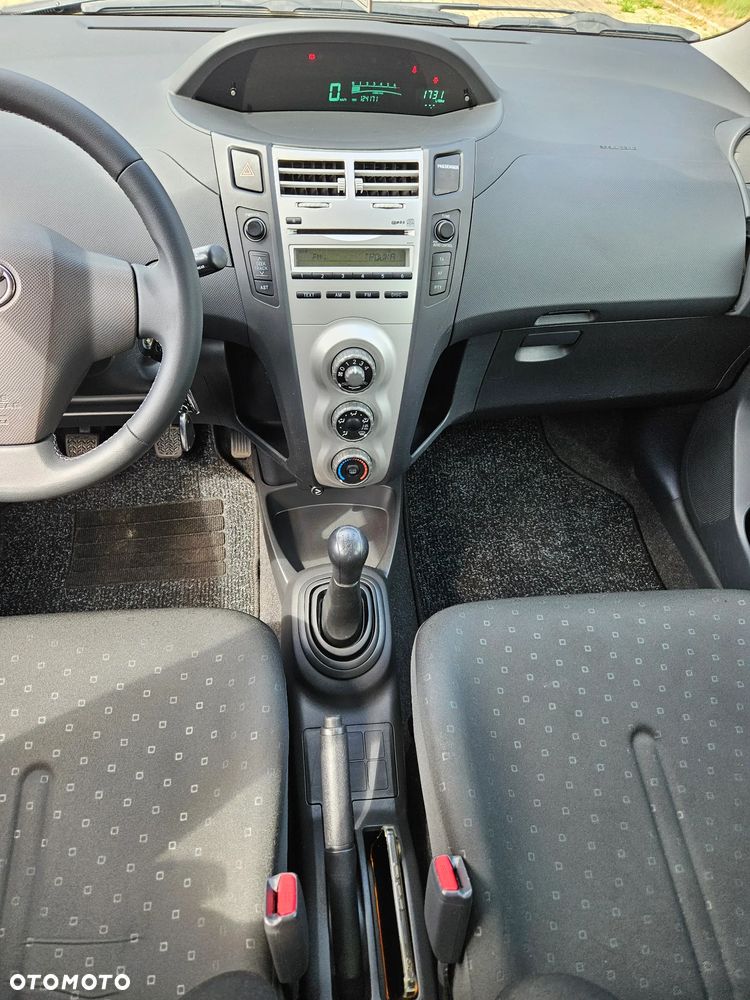 Toyota Yaris 1.0 Terra - 19