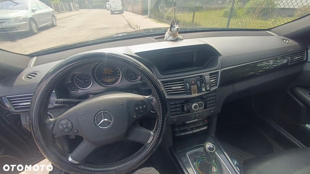 Mercedes-Benz Klasa E 220 CDI DPF BlueEFFICIENCY Elegance - 7