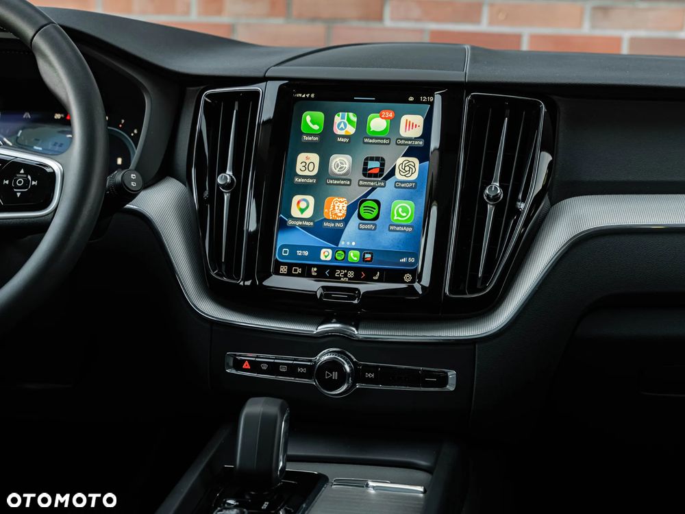 Volvo XC 60 B4 B Plus Dark - 34