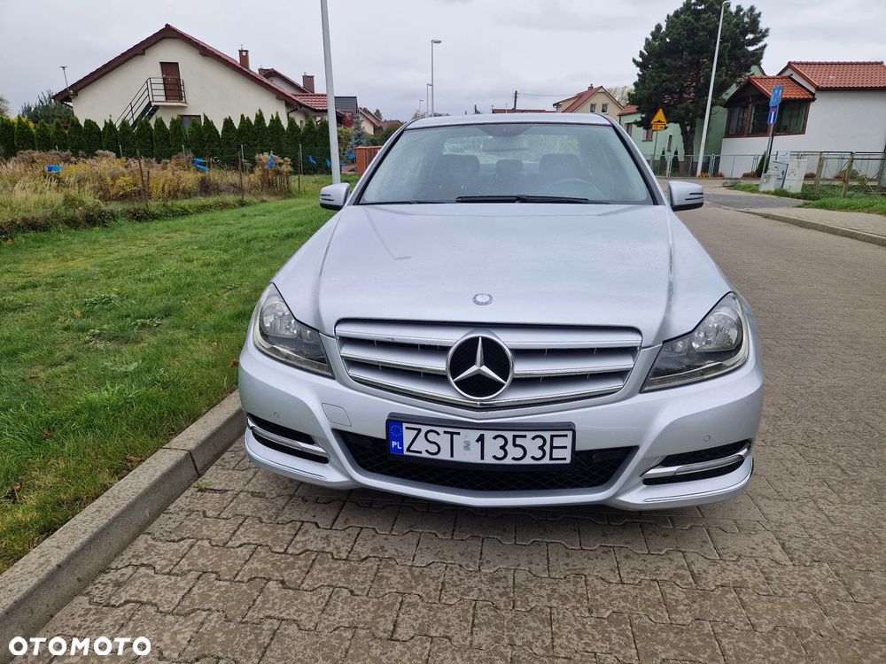 Mercedes-Benz Klasa C 180 CDI DPF (BlueEFFICIENCY) Avantgarde - 2