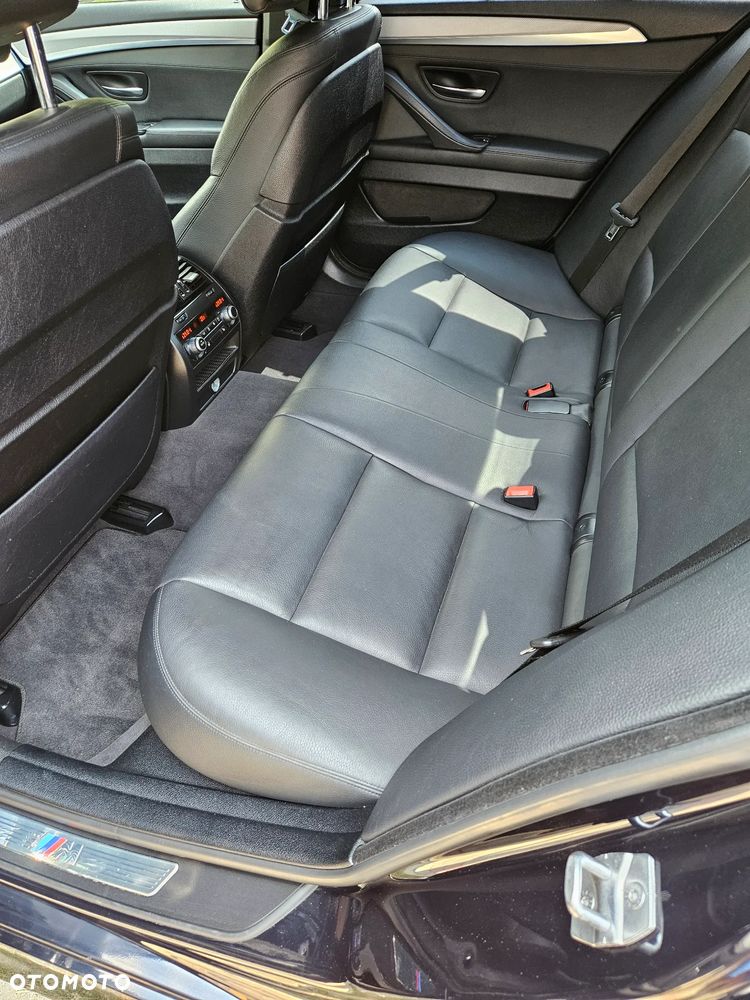BMW Seria 5 530d xDrive - 7