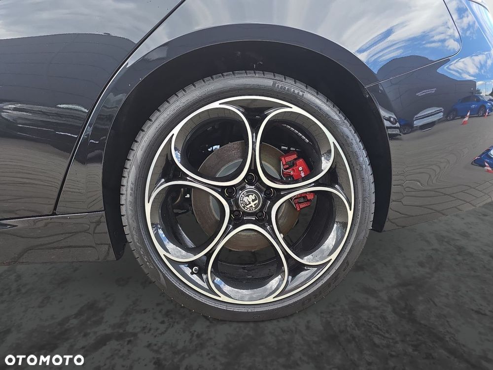 Alfa Romeo Giulia - 10
