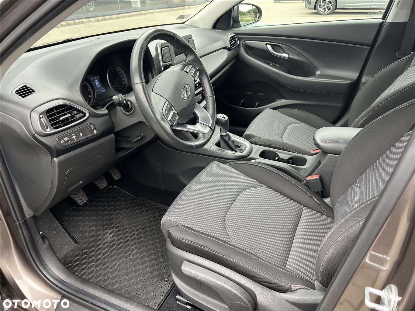 Hyundai i30 1.5 DPI Classic + - 10