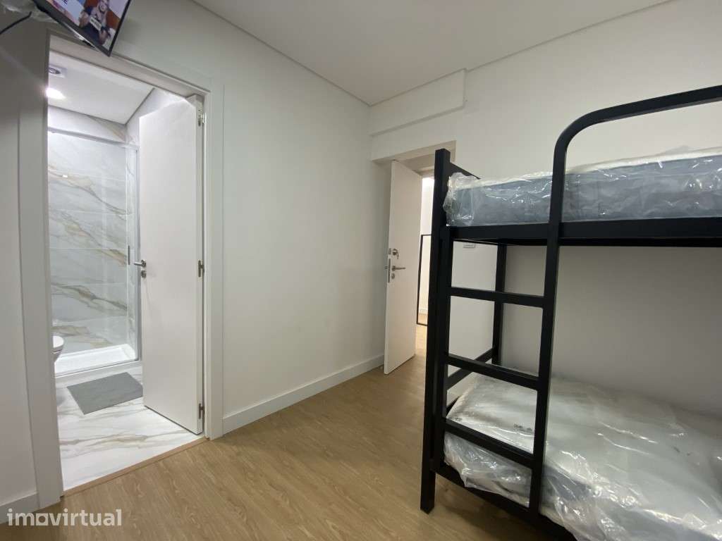 Apartamento 5 quartos, remodelado e mobilado, investimento estudant... - Grande imagem: 4/25