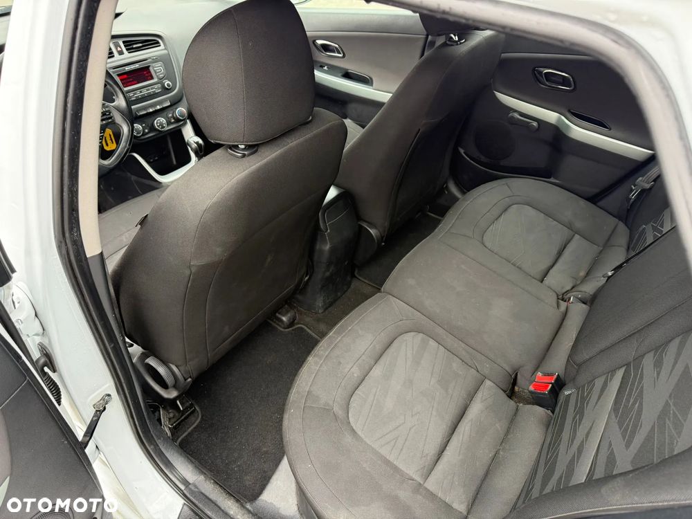 Kia Ceed - 11