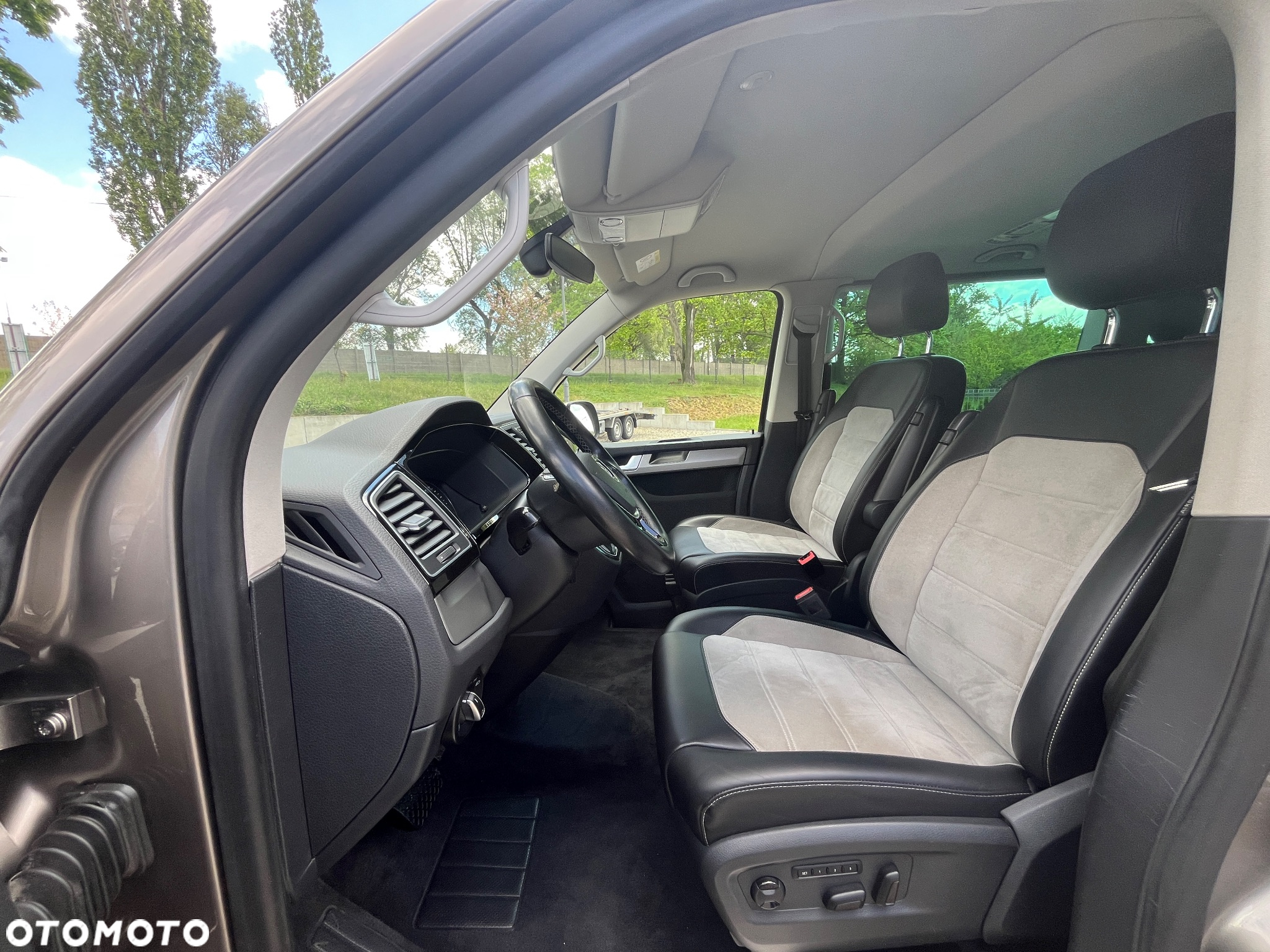 Volkswagen Multivan 2.0 BiTDI L1 Generation SIX 4Motion DSG - 21