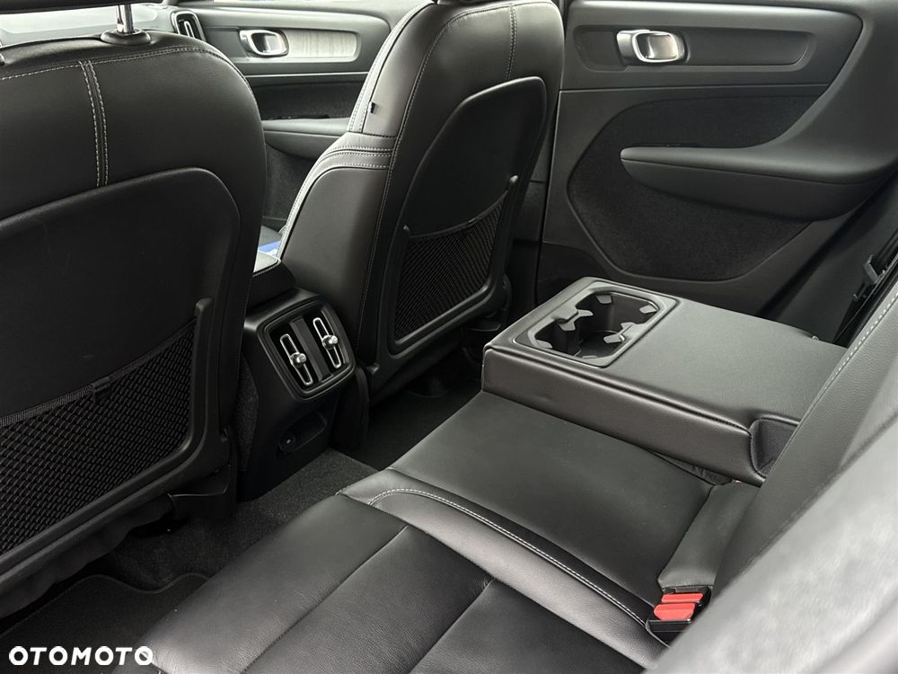 Volvo XC 40 - 22