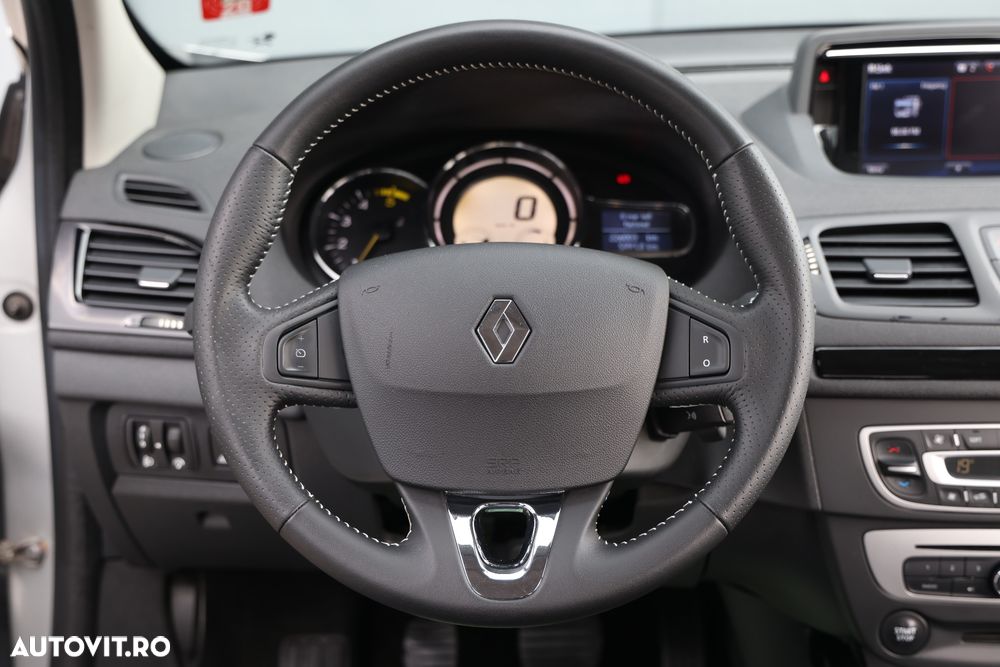 Renault Megane ENERGY dCi 110 Start & Stop Bose Edition - 19