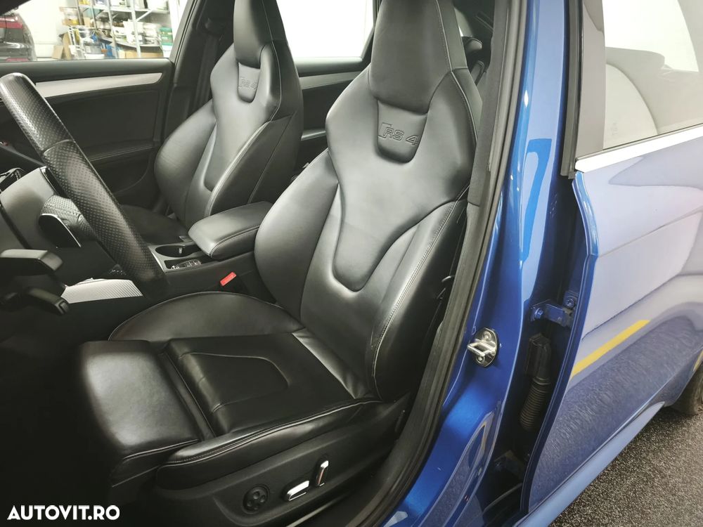 Audi RS4 Avant 4.2 FSI quattro Stronic - 12