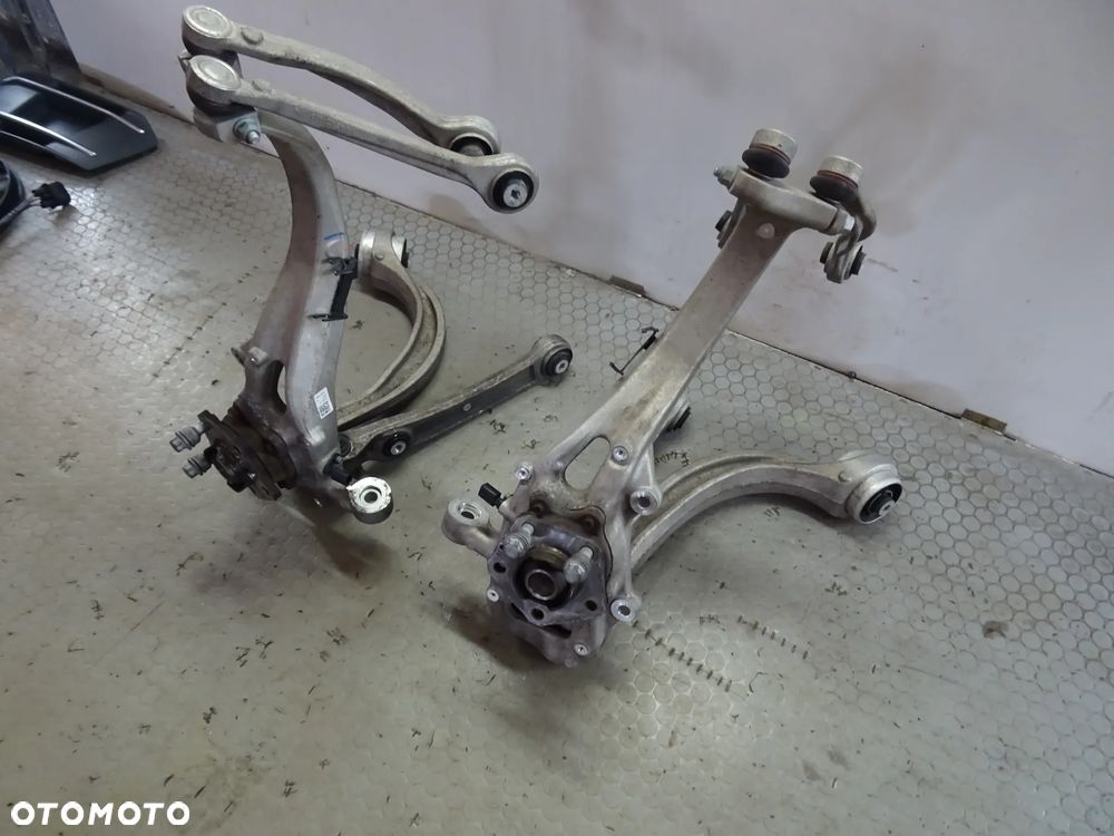 4M0407242J 4M0407241J zwrotnica wahacze lewa prawa przod Audi Q7 4M czesci - 2