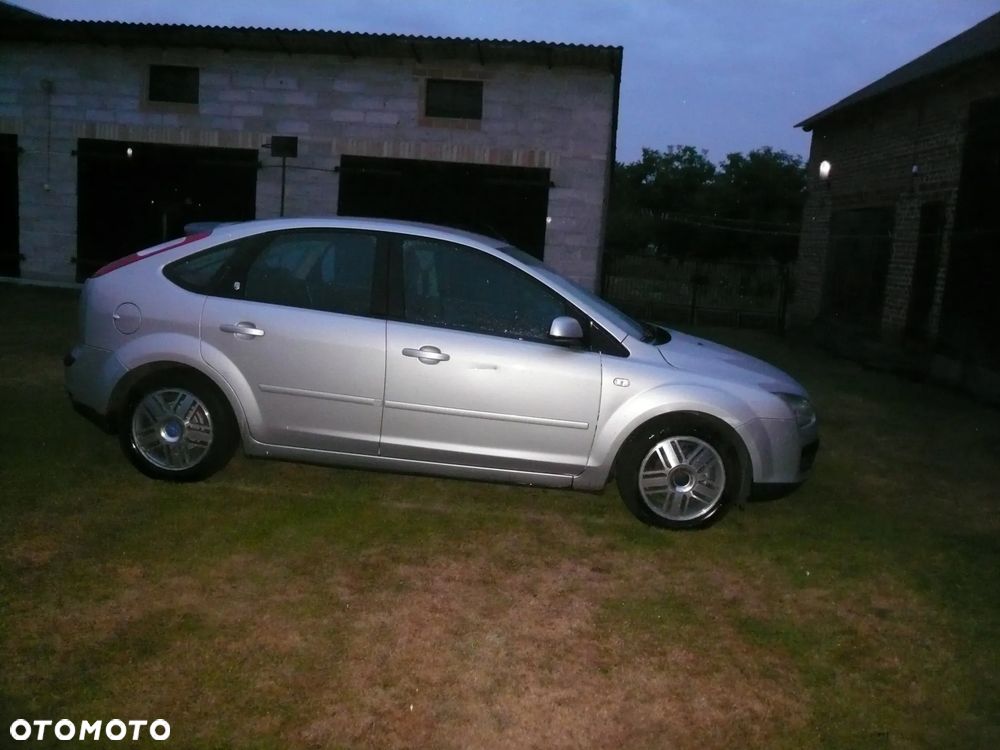 Ford Focus 1.6 TDCi DPF Ghia - 16