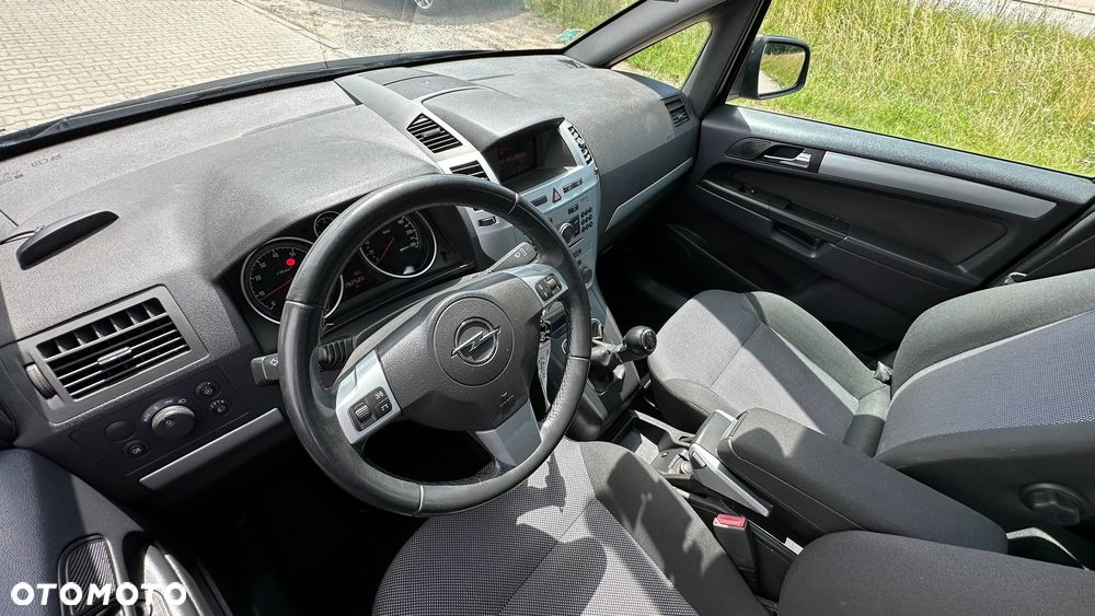 Opel Zafira 1.8 Sport - 21