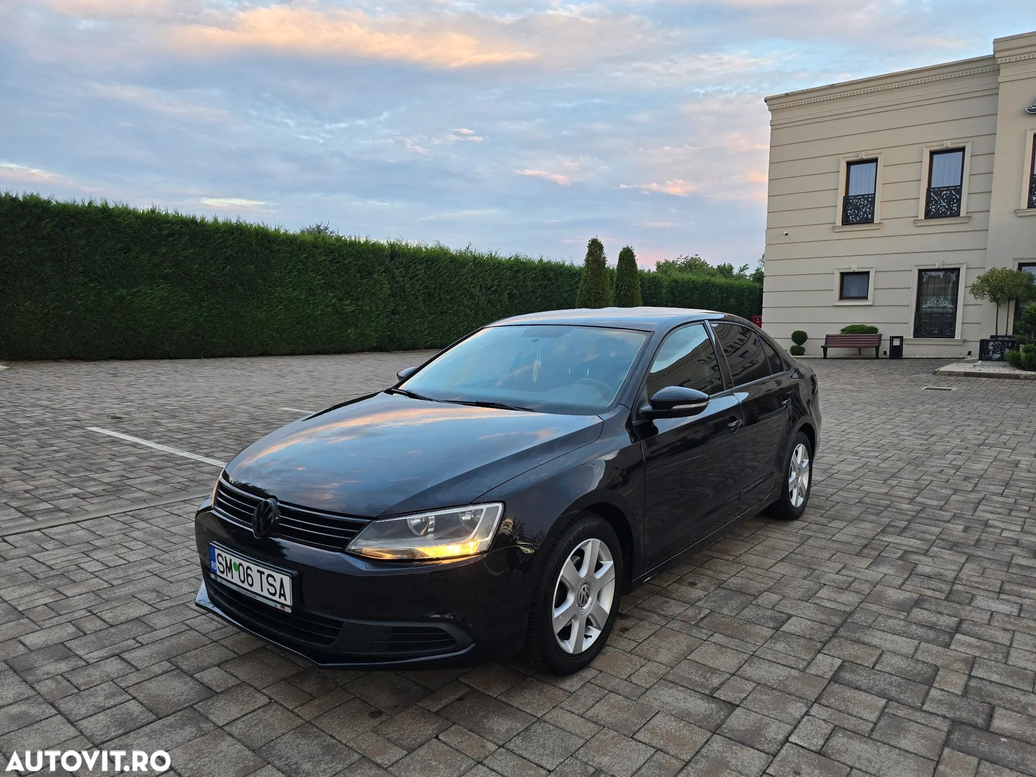 Volkswagen Jetta - 1