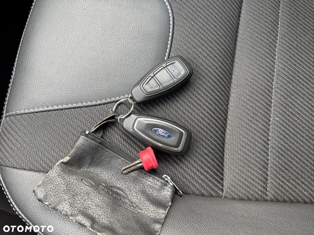 Ford Kuga 2.0 TDCi 4WD Titanium - 35