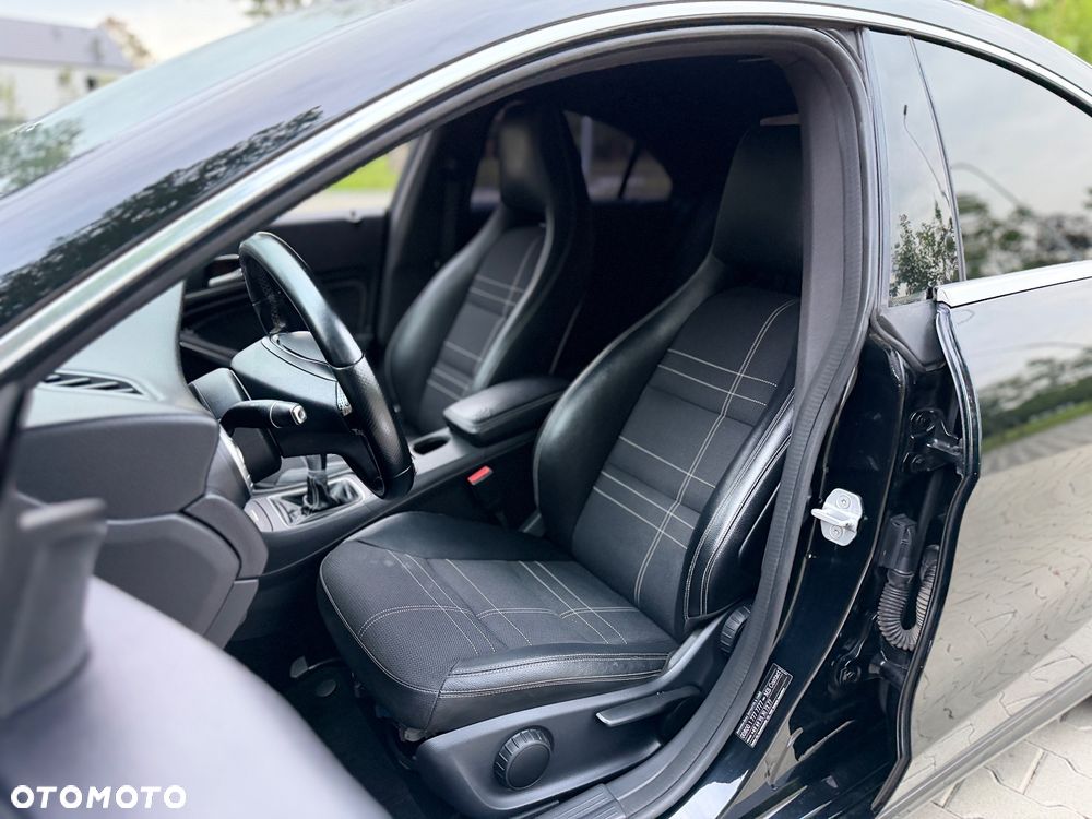 Mercedes-Benz CLA 200 AMG Line - 7