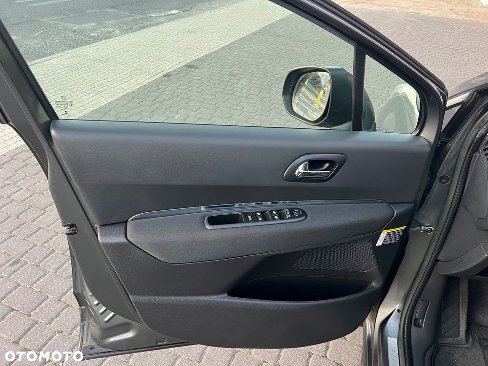 Peugeot 3008 HDi 115 Allure - 15