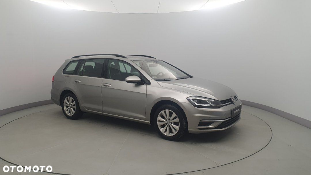 Volkswagen Golf - 1