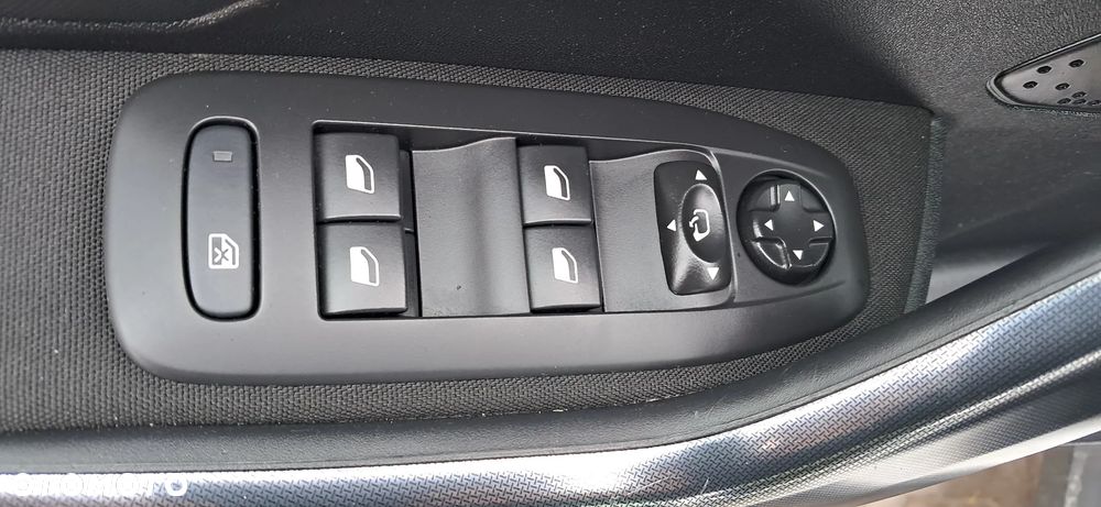 Peugeot 2008 1.6 BlueHDi Allure - 20