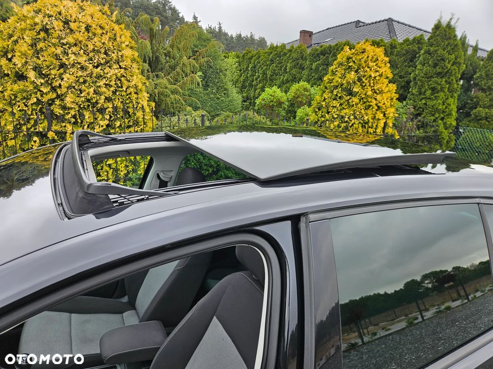 Volkswagen Golf 1.6 TDI BlueMotion Technology Comfortline - 22