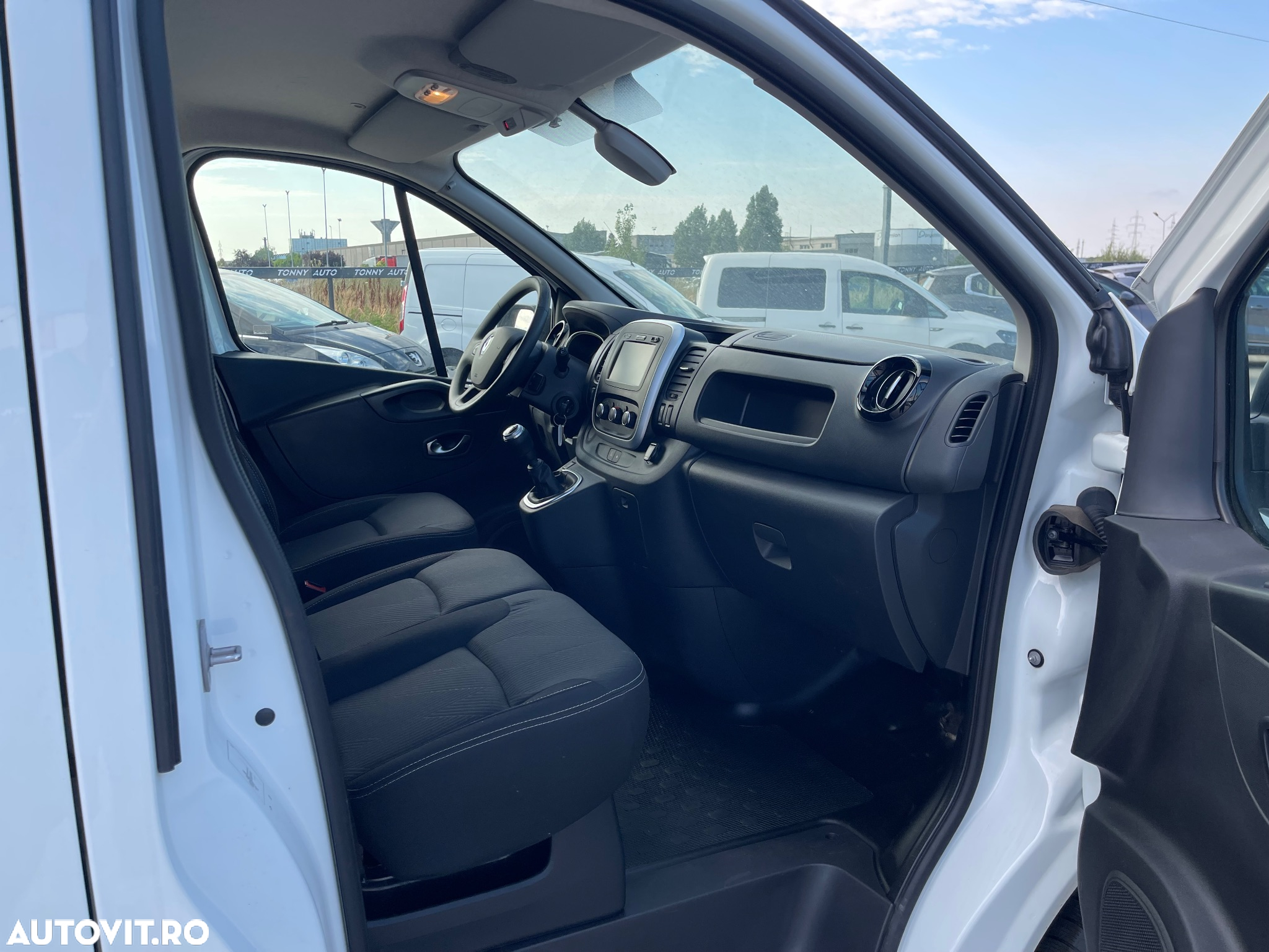 Renault Trafic - 11