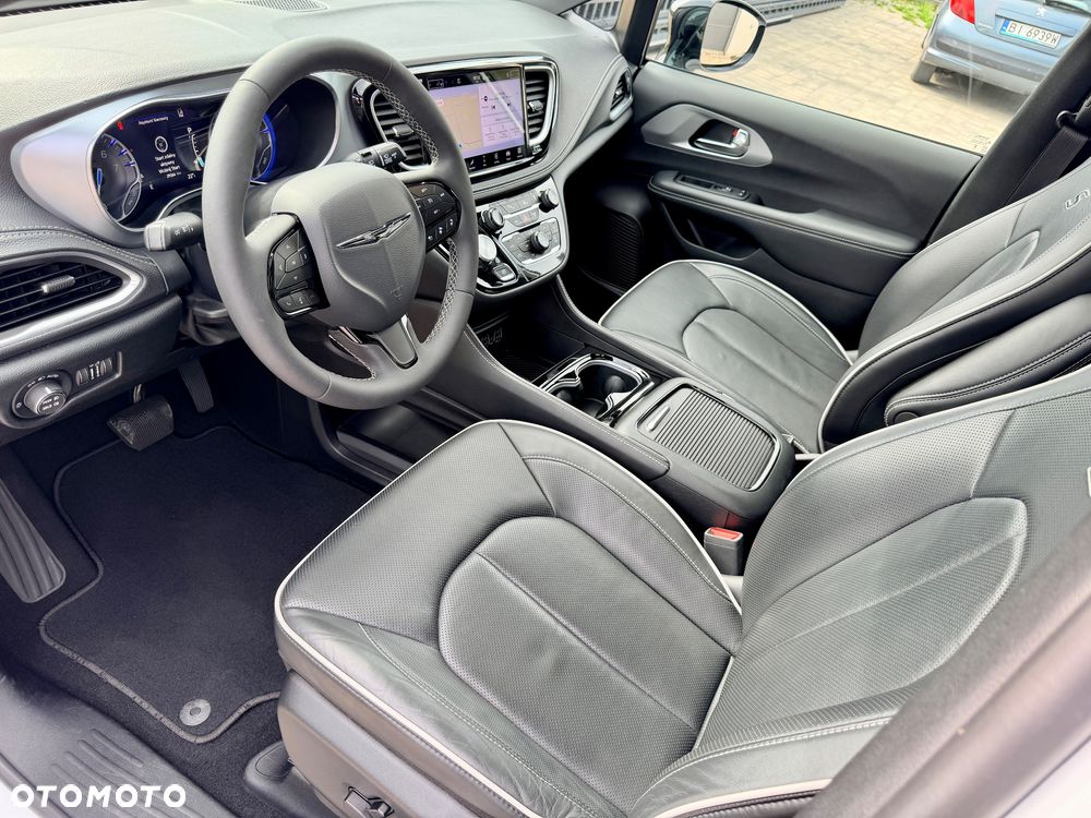 Chrysler Pacifica - 22