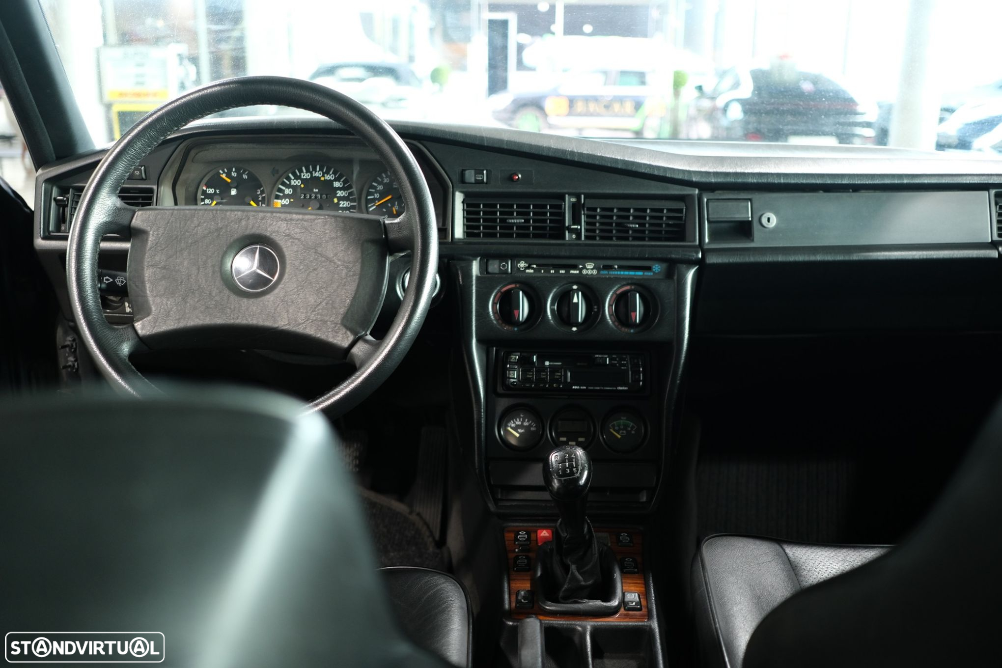 Mercedes-Benz 190 E 2.5-16 - 8