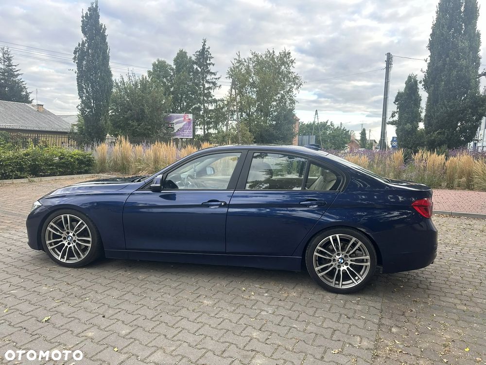 BMW Seria 3 320i - 7