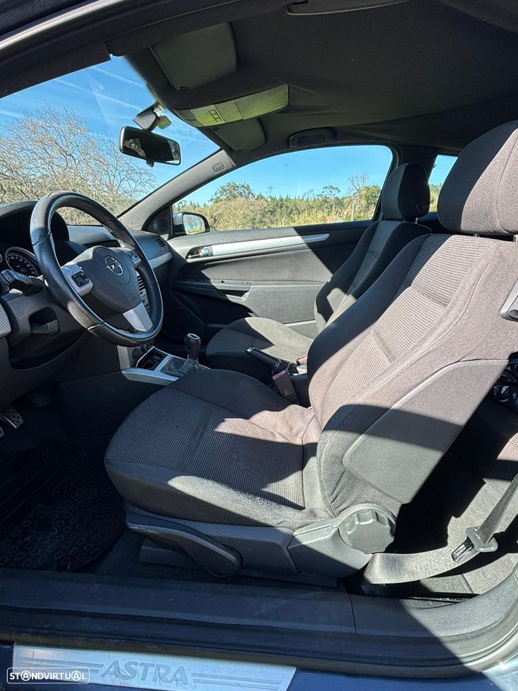 Opel Astra GTC 1.7 CDTI - 10