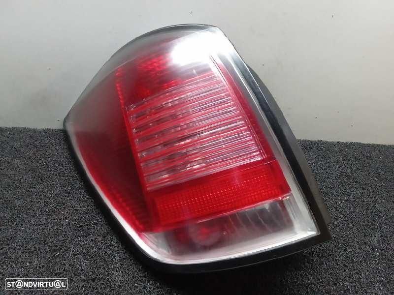 FAROLIM TRASEIRO ESQUERDO OPEL ASTRA H CARAVAN - 1