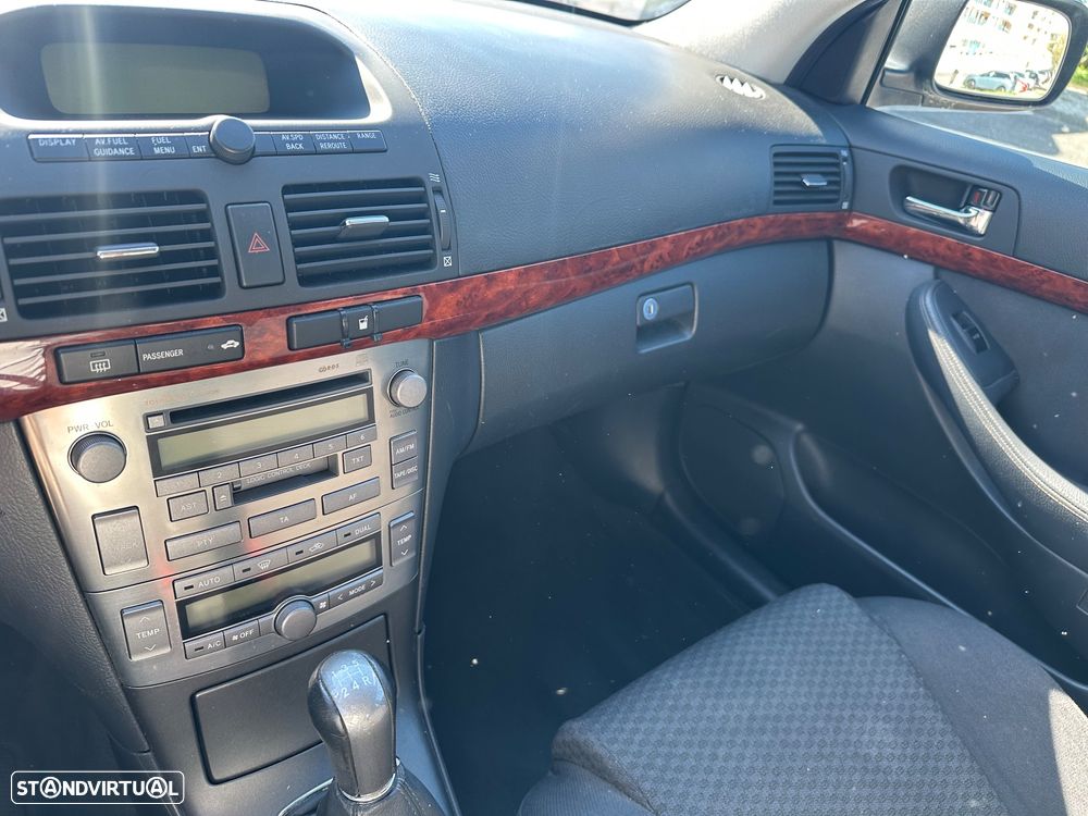 Toyota Avensis S/D 1.6 Sol - 8