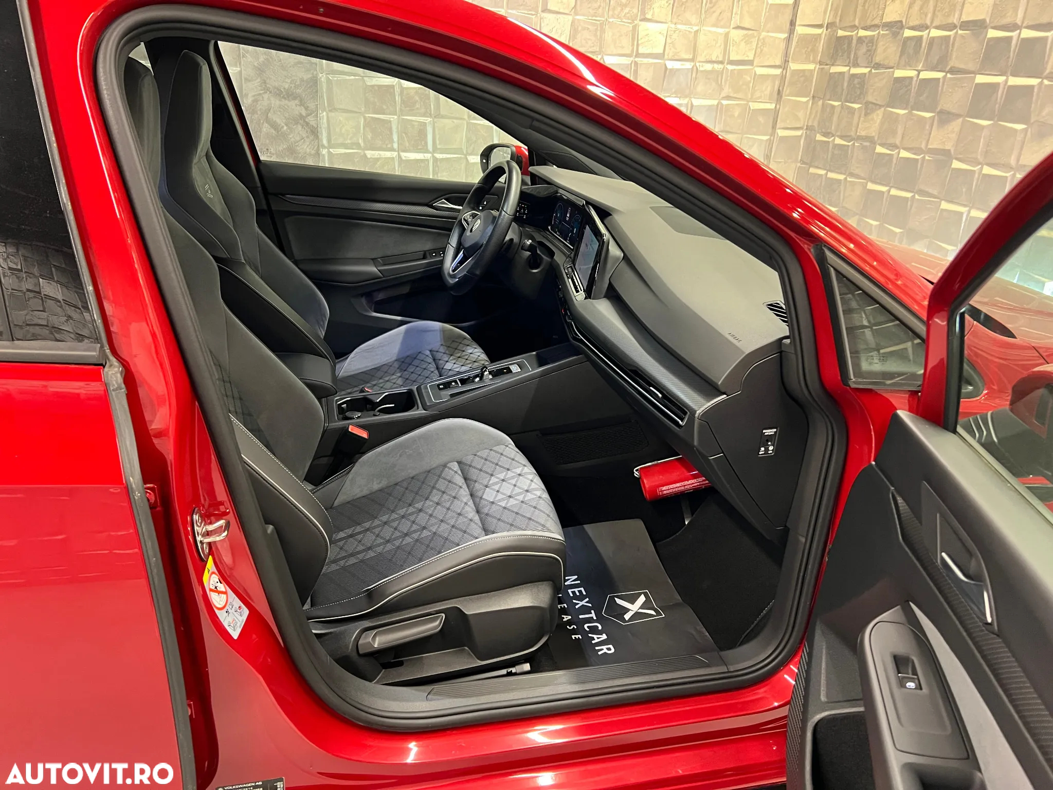 Volkswagen Golf 2.0 TDI SCR DSG R-Line - 14