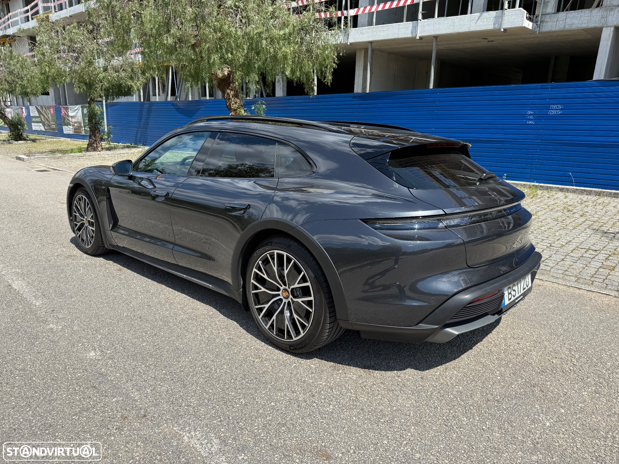 Porsche Taycan Cross Turismo 4 - 6