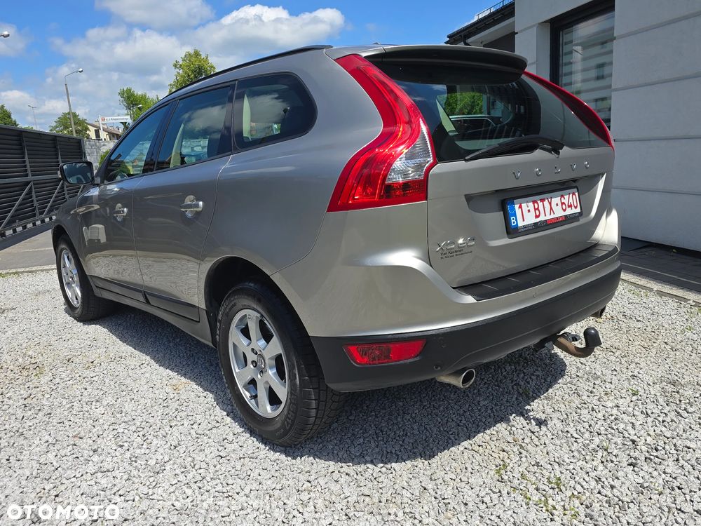 Volvo XC 60 D4 AWD Momentum - 10
