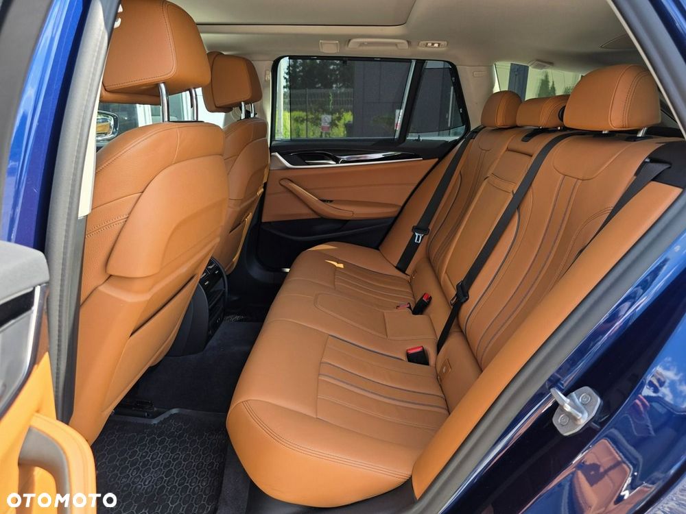 BMW Seria 5 518d Sport Line - 13
