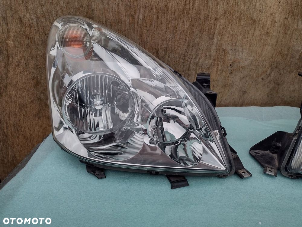 lampa corolla verso II 2006> prawa eu cała - 1