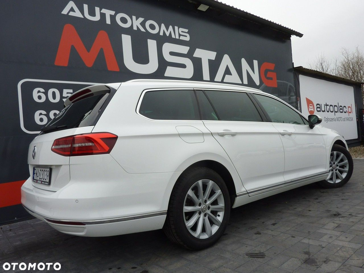Volkswagen Passat - 4