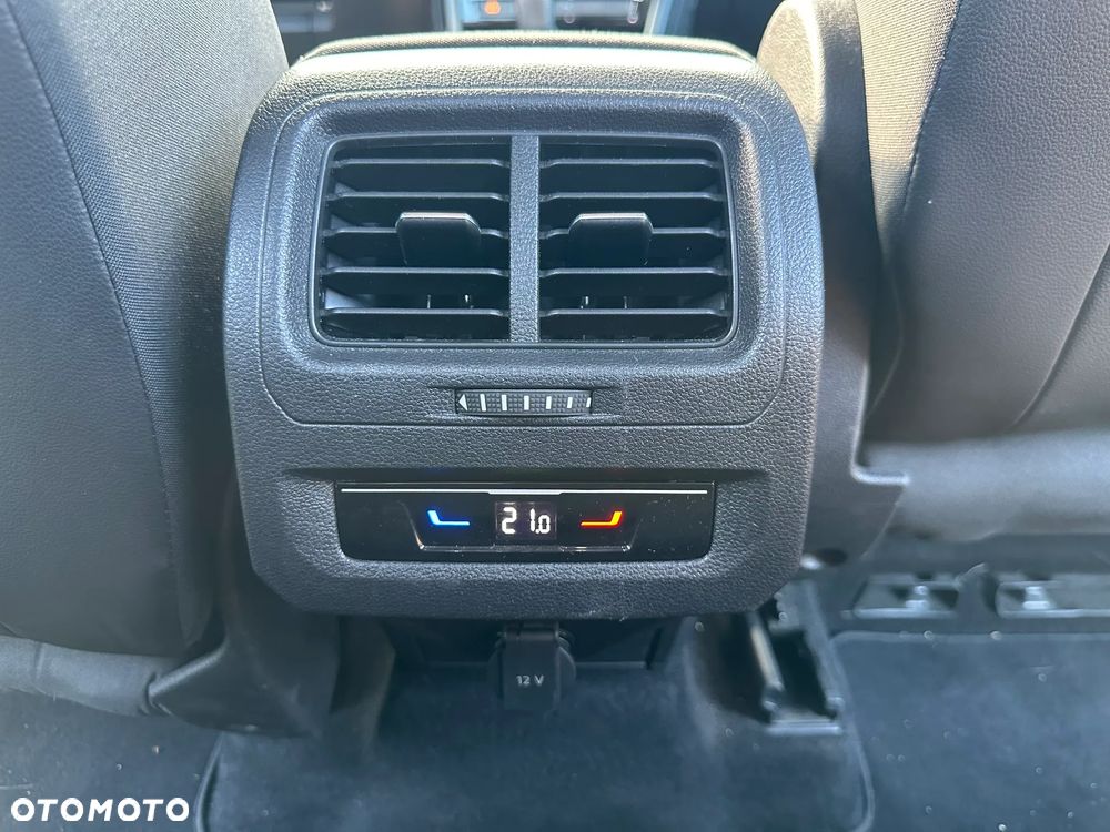 Volkswagen Touran - 34